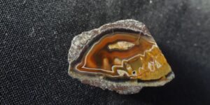 Červený achát s mechem - lom v Doubravicích